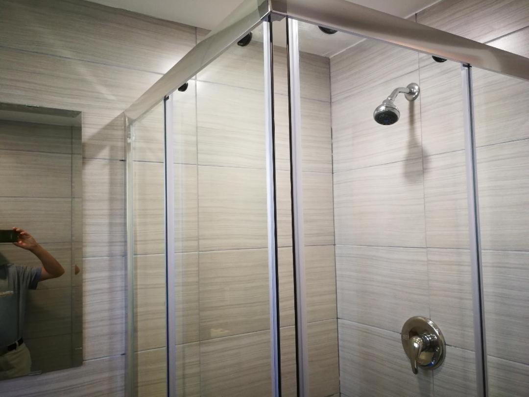 Motel Chez Nous Laval Ngoại thất bức ảnh