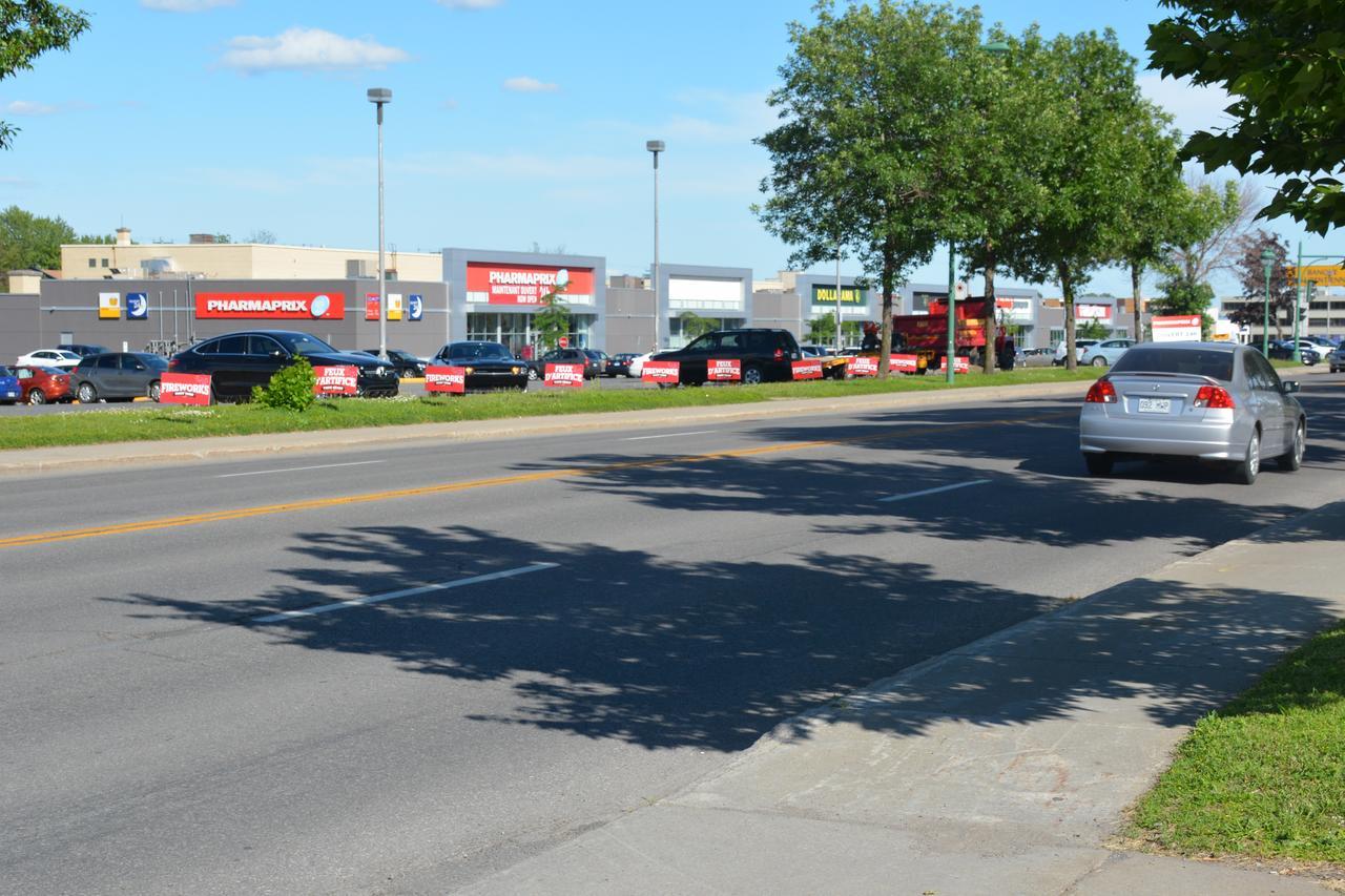 Motel Chez Nous Laval Ngoại thất bức ảnh