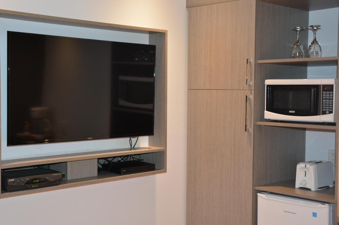 Motel Chez Nous Laval Ngoại thất bức ảnh