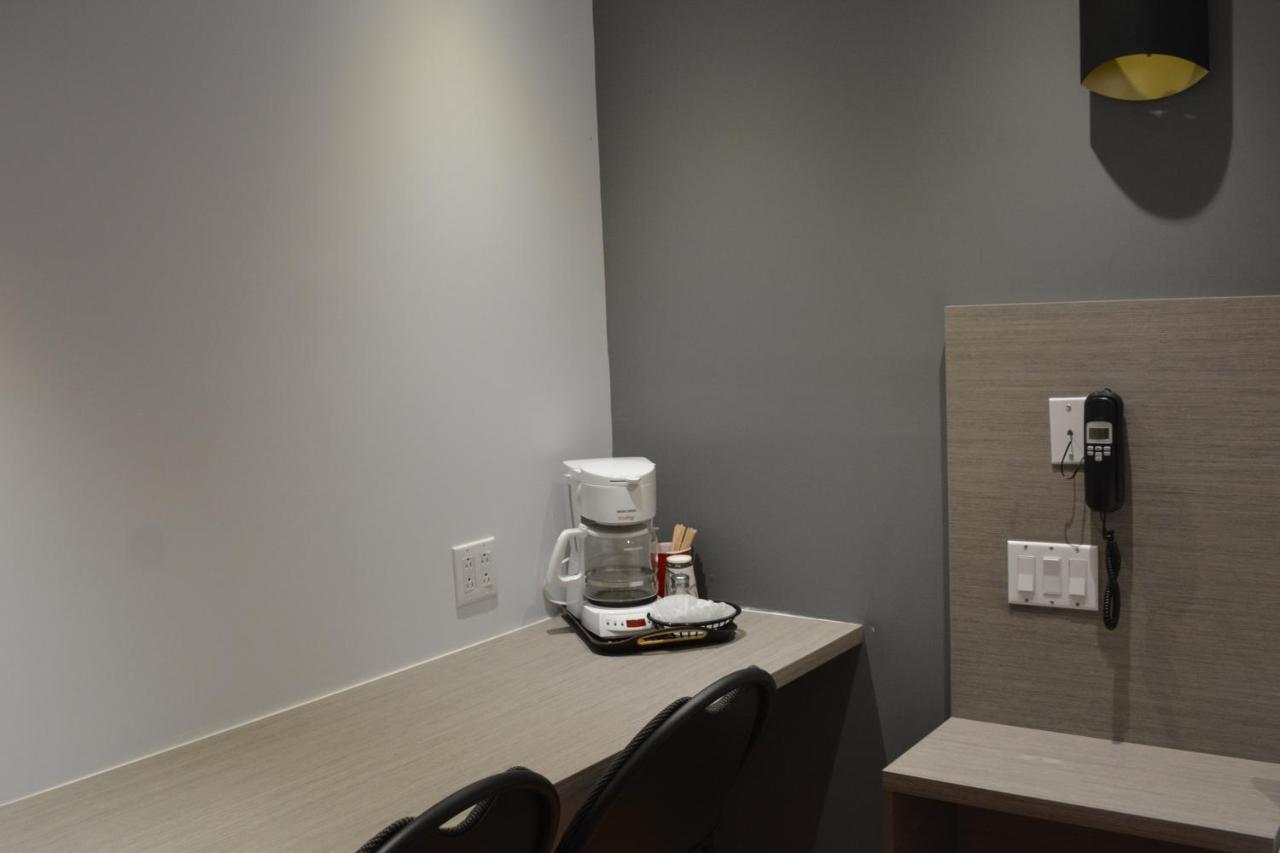 Motel Chez Nous Laval Ngoại thất bức ảnh